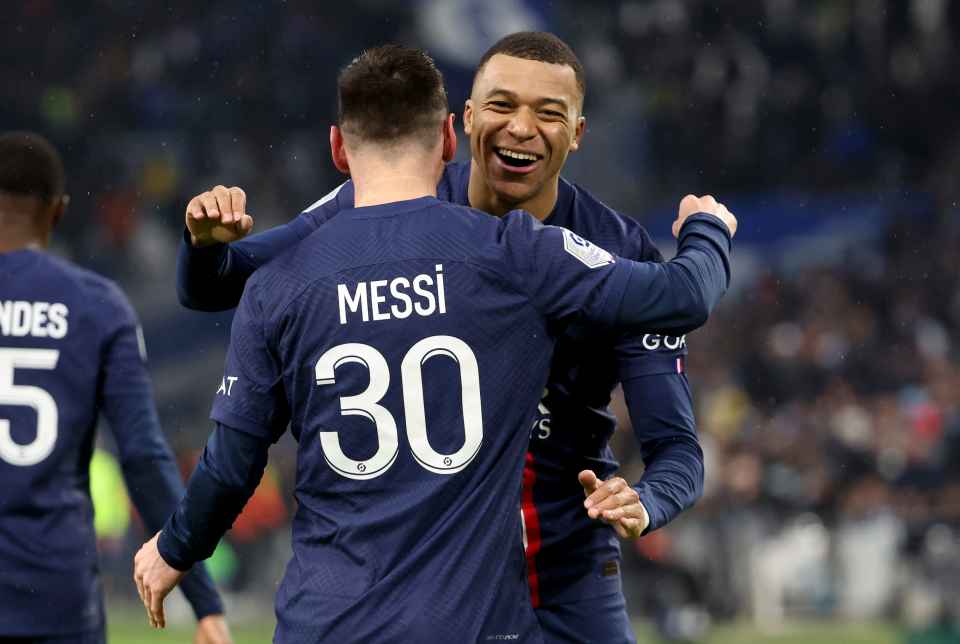 Ở lại Paris-Saint Germain vẫn là lựa chọn phù hợp nhất cho Messi