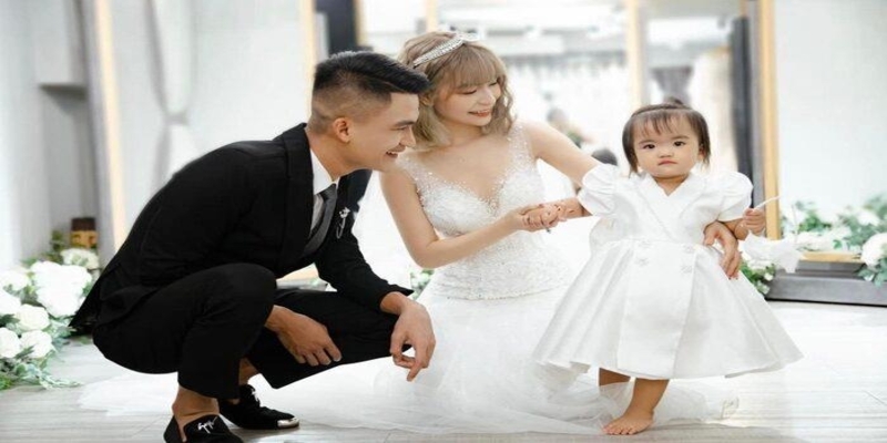 Đời tư từ nghèo khổ đến khi thành công trong sự nghiệp của Mạc Văn Khoa Đời tư từ nghèo khổ đến khi thành công trong sự nghiệp của Mạc Văn Khoa