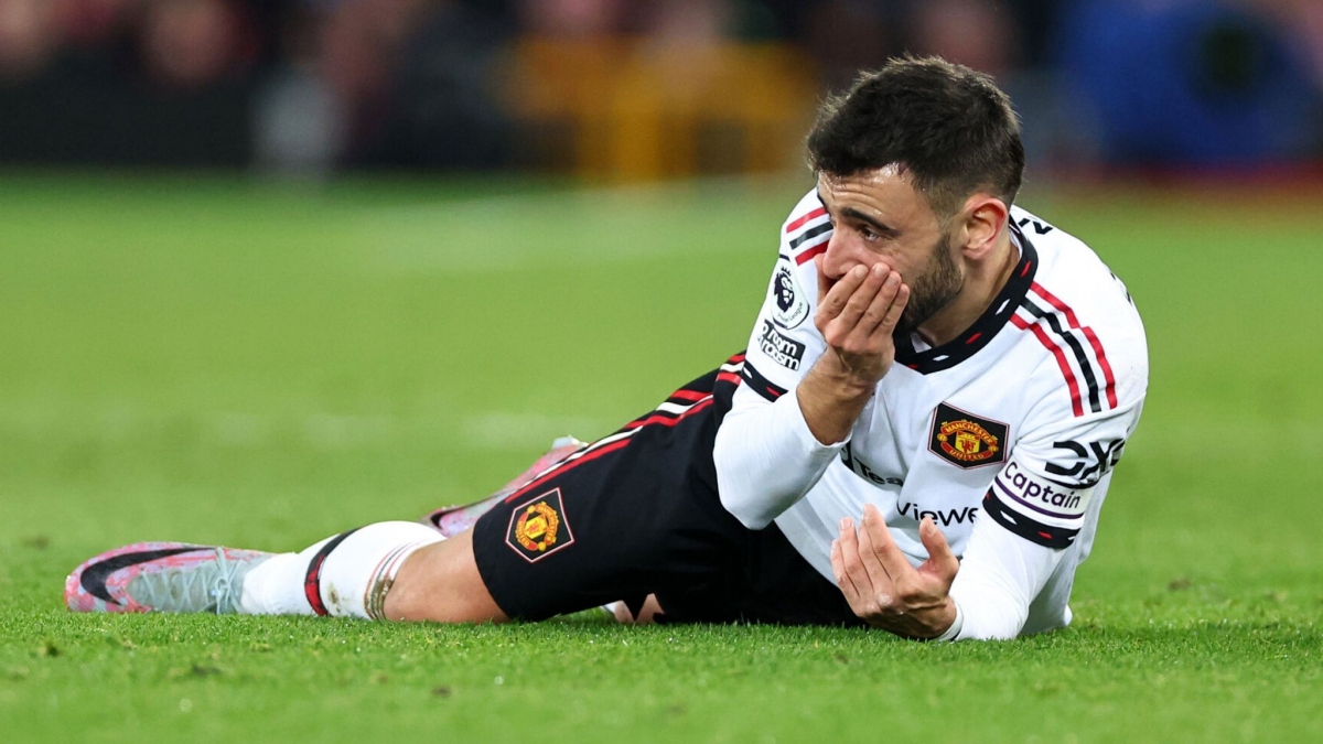 Bruno Fernandes bị cho là không xứng đáng với băng thủ quân của Manchester United