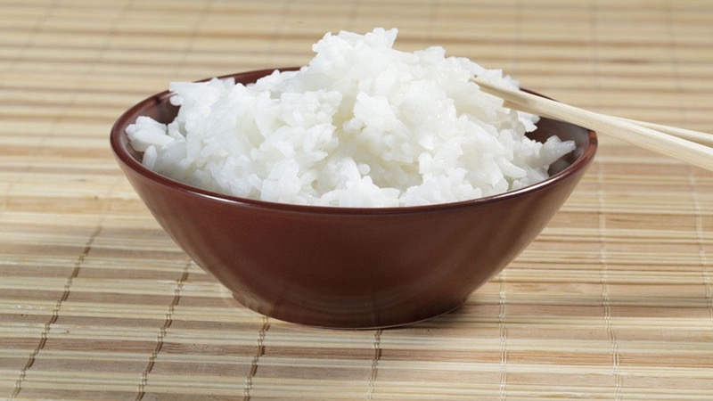 Mơ thấy ăn cơm với người đã chết đánh đề bao nhiêu?