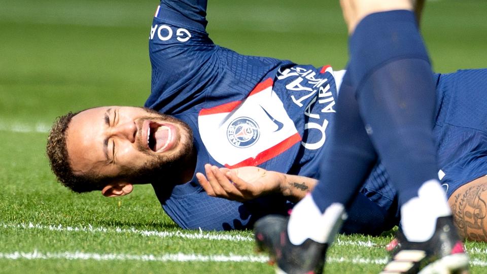 Neymar sẽ không thể ra sân thi đấu trong trận gặp Bayern vì chấn thương từ lần chạm trán với Lille