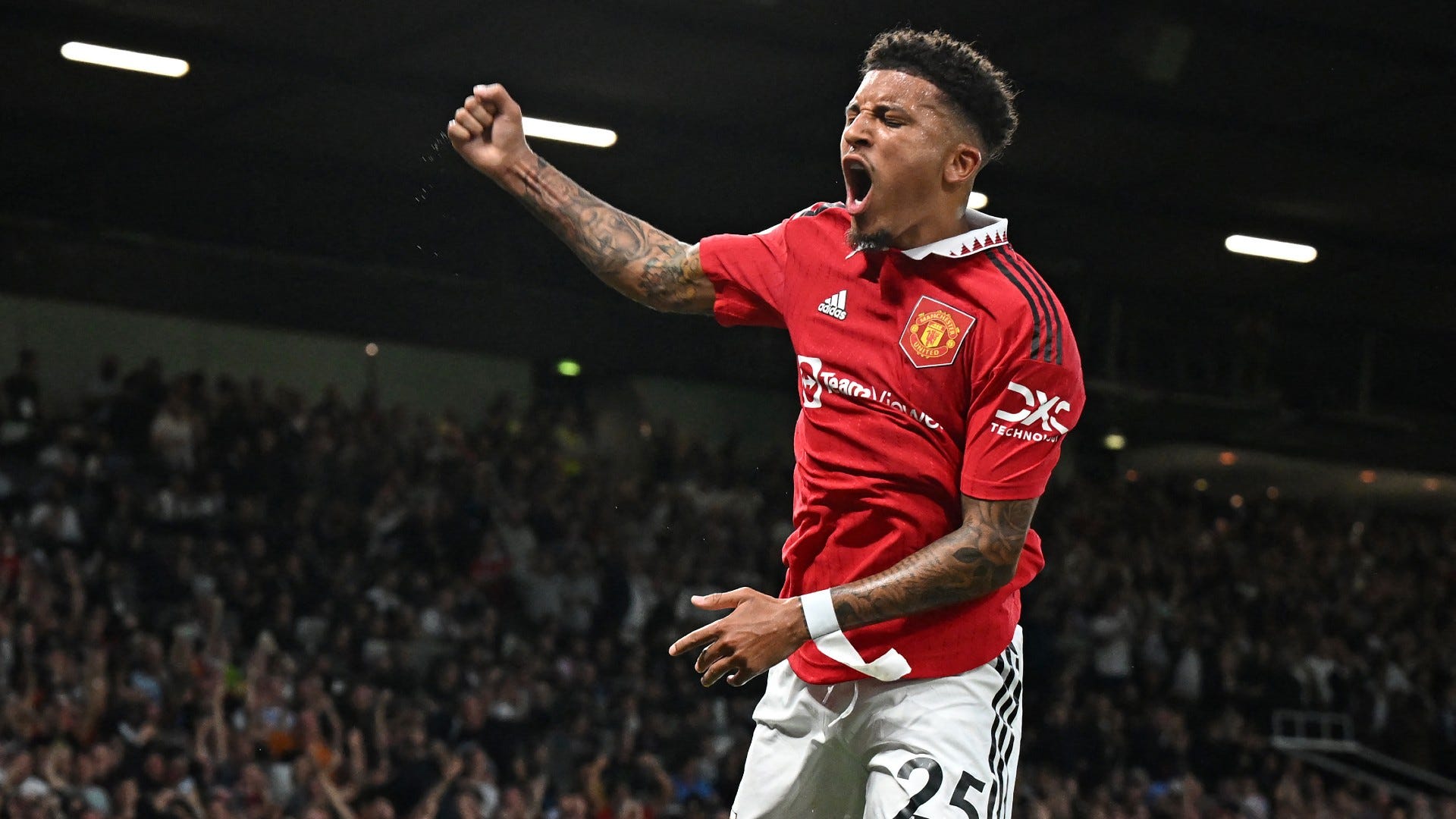 Jadon Sancho đã có tiến bộ hơn kể từ sau khi Ten Hag áp dụng giải pháp 'đặc biệt'