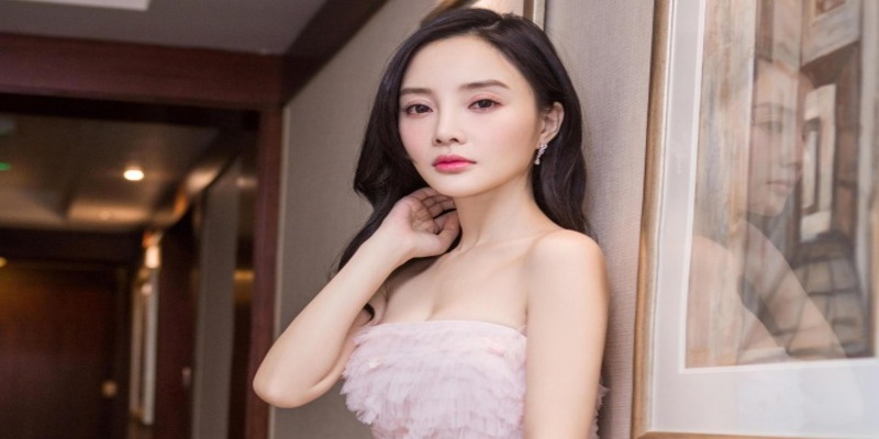 Lý Tiểu Lộ hẹn hò cùng rapper Triệu Dục Đào Lý Tiểu Lộ hẹn hò cùng rapper Triệu Dục Đào