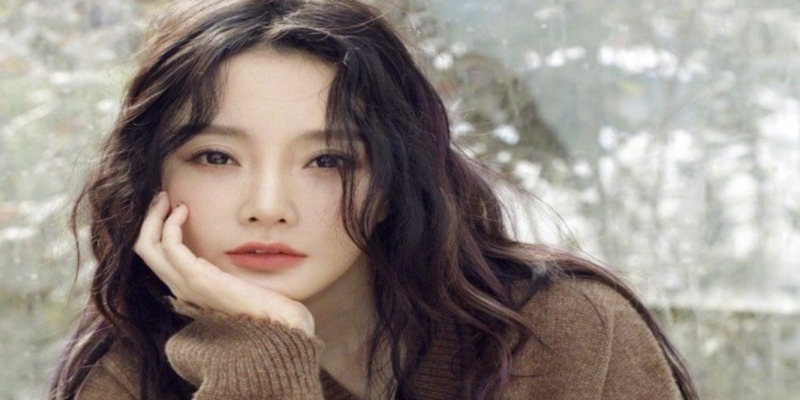 Lý Tiểu Lộ vẫn giàu có, sống tốt dù bị đuổi khỏi showbiz Lý Tiểu Lộ vẫn giàu có, sống tốt dù bị đuổi khỏi showbiz