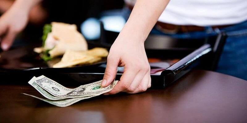 Tip, tips là gì? Cách phân biệt giữa tip và tips như nào cho đúng? Tip, tips là gì? Cách phân biệt giữa tip và tips như nào cho đúng?