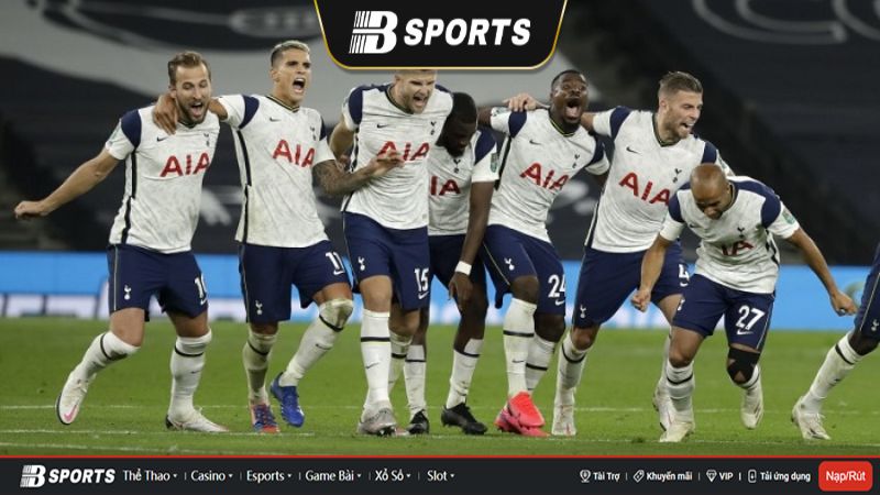 Đội hình thi đấu chính thức của đội tuyển bóng đá Tottenham Đội hình thi đấu chính thức của đội tuyển bóng đá Tottenham