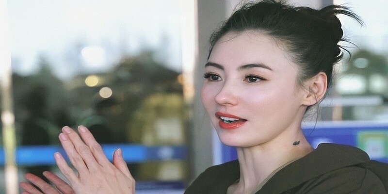 Sự nghiệp xuống dốc do scandal ảnh nóng Sự nghiệp xuống dốc do scandal ảnh nóng