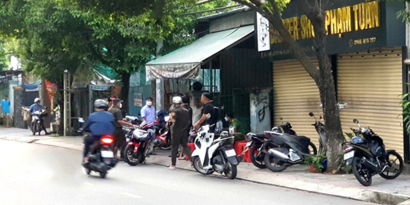 TPHCM: Nhân viên quán nhậu tử vong do nhắc nhở nhóm ăn nhậu TPHCM: Nhân viên quán nhậu tử vong do nhắc nhở nhóm ăn nhậu