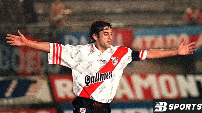 Enzo Francescoli - cầu thủ nổi bật trong danh sách đội tuyển Uruguay Enzo Francescoli - cầu thủ nổi bật trong danh sách đội tuyển Uruguay