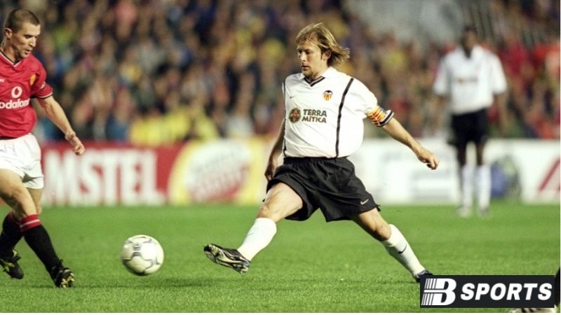 Cầu thủ Valencia huyền thoại Gaizka Mendieta Cầu thủ Valencia huyền thoại Gaizka Mendieta